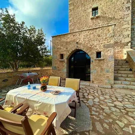 Holiday home Kardiani Traditional Tower House In Mani Ano Gardenitsa