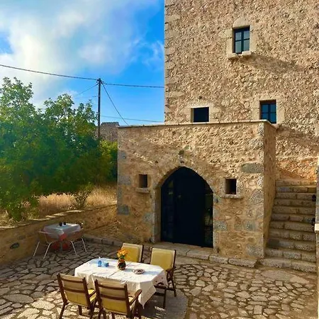 Kardiani Traditional Tower House In Mani Holiday home *