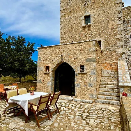 Kardiani Traditional Tower House In Mani Ano Gardenitsa